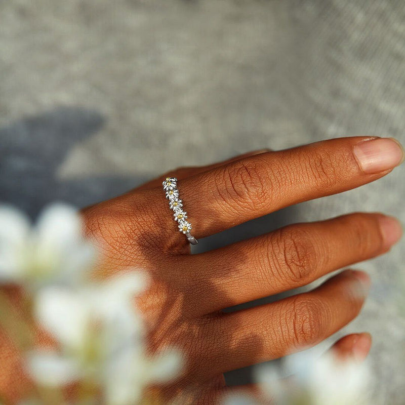 Dahlia Daisy Ring