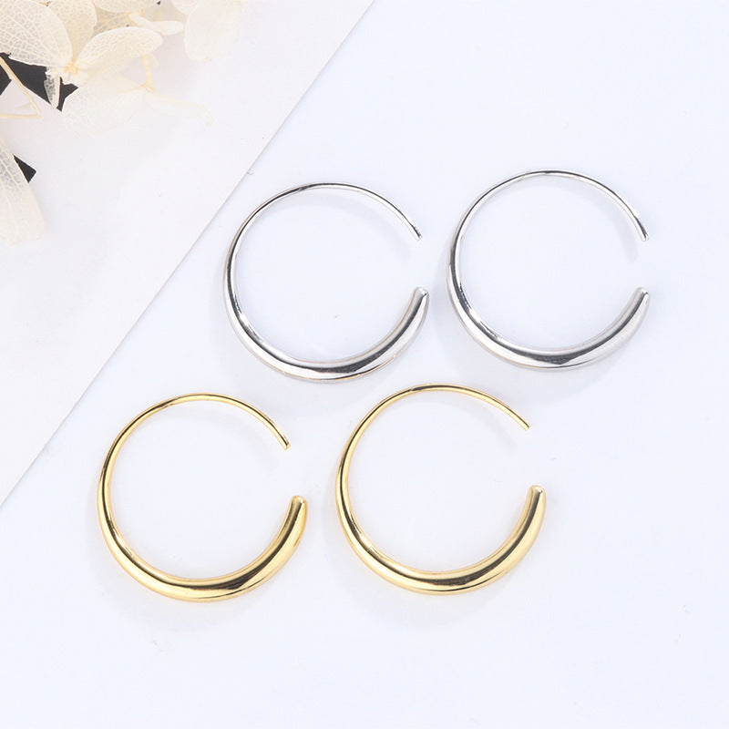 Clara Sleek Hoop Earrings