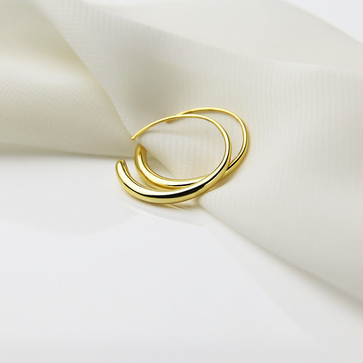Clara Sleek Hoop Earrings