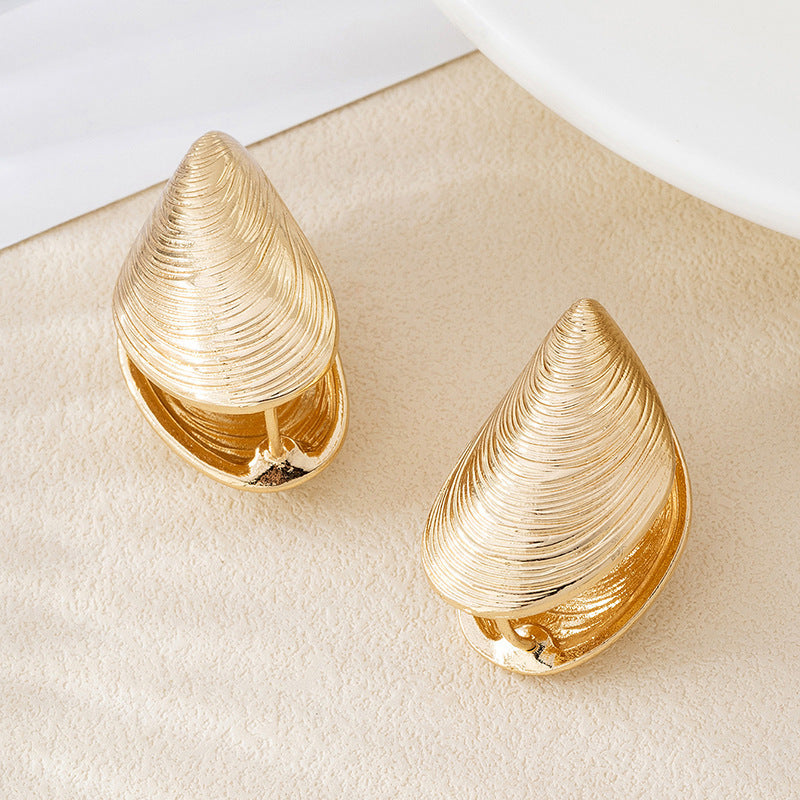 Elowen Shell Stud Earrings