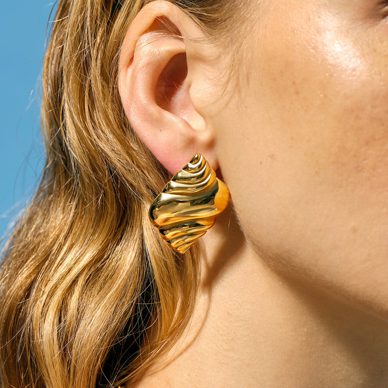 Coralie Conch Swirl Earrings
