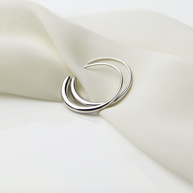 Clara Sleek Hoop Earrings