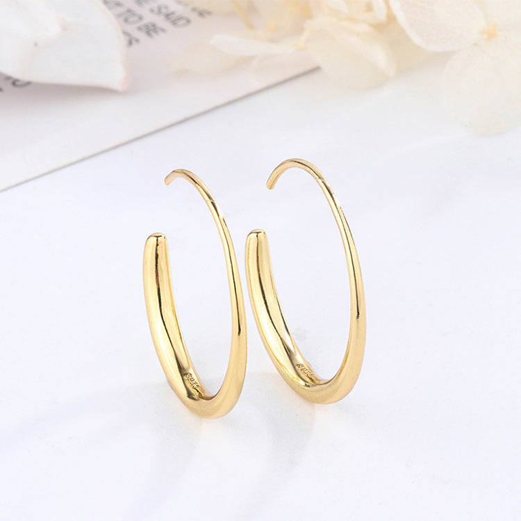 Clara Sleek Hoop Earrings
