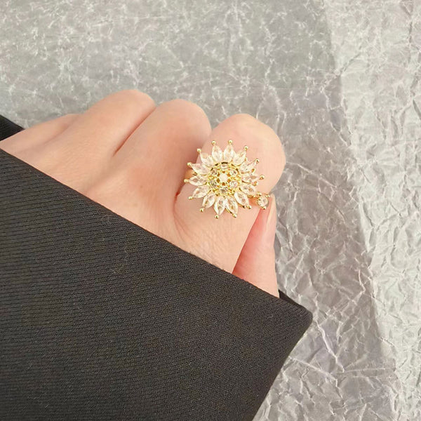 Helia Bloom Ring