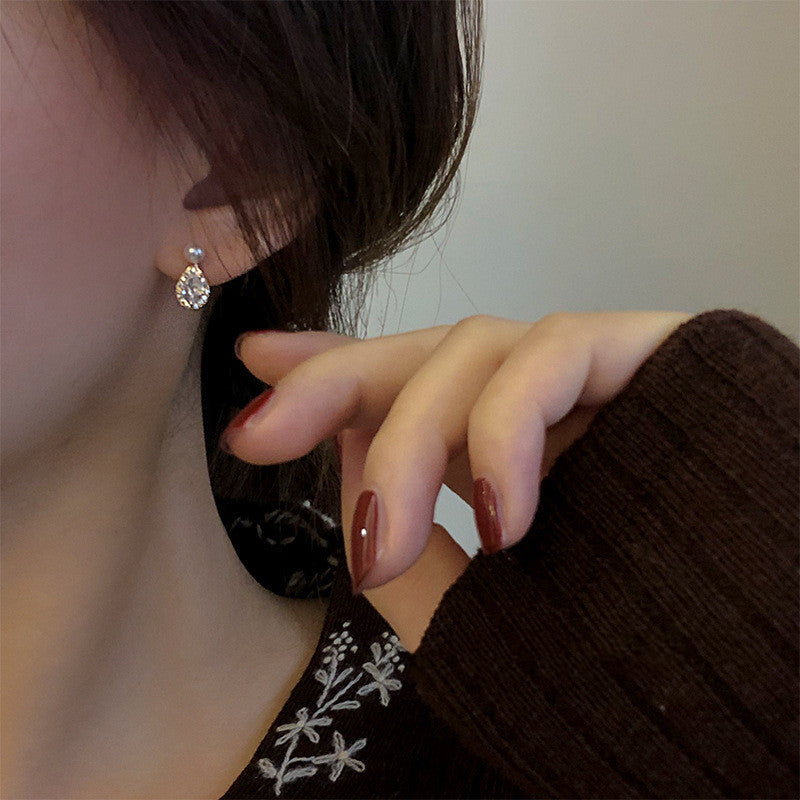 Noémie Pearl Drop Earrings