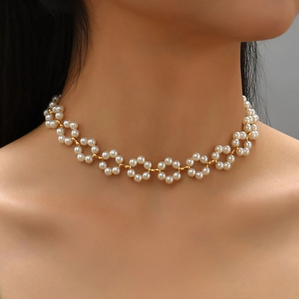 Evelia Pearl Wreath Necklace