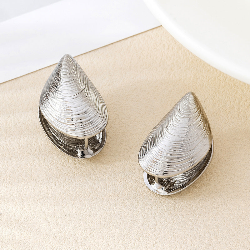 Elowen Shell Stud Earrings