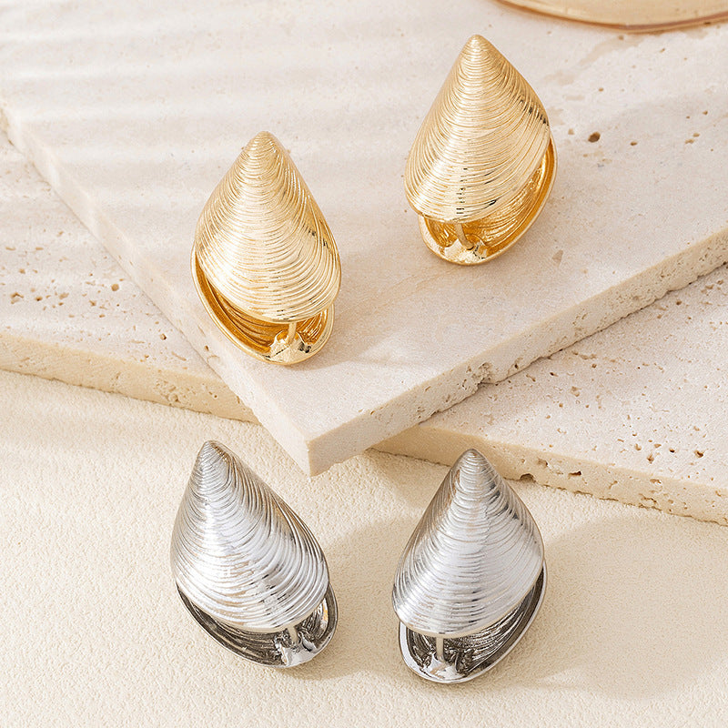 Elowen Shell Stud Earrings