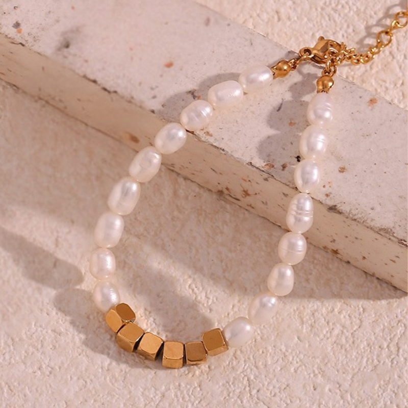 Nadia Cube Pearl Bracelet