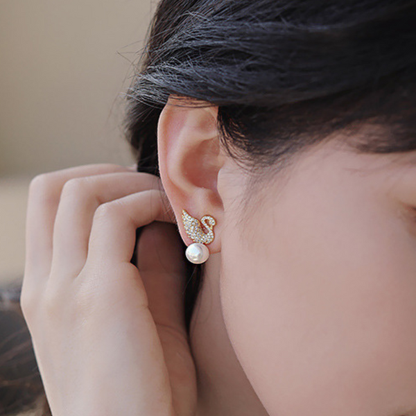 Aveline Swan Stud Earrings