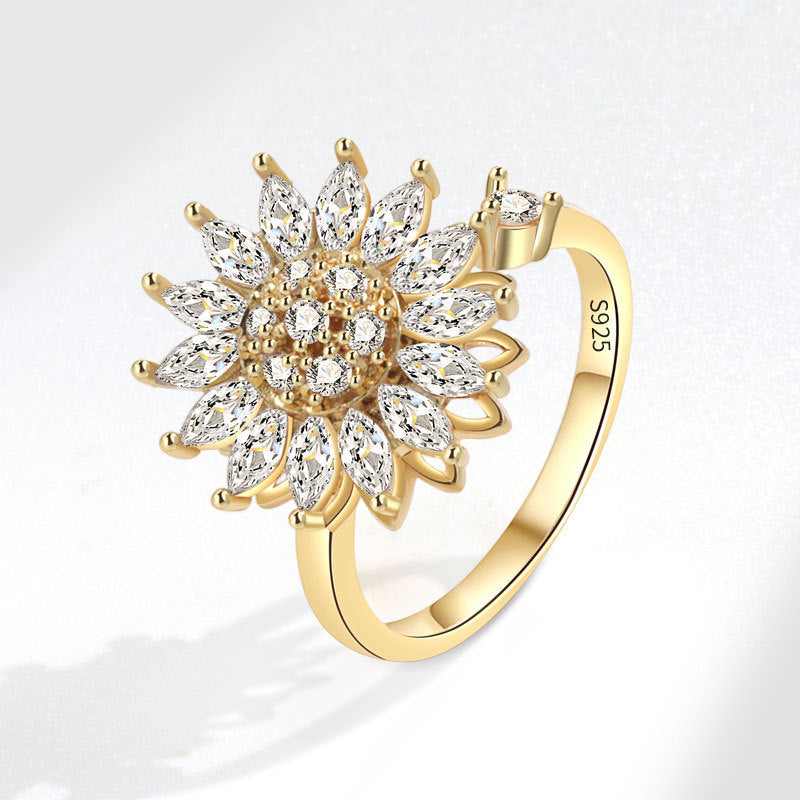 Helia Bloom Ring